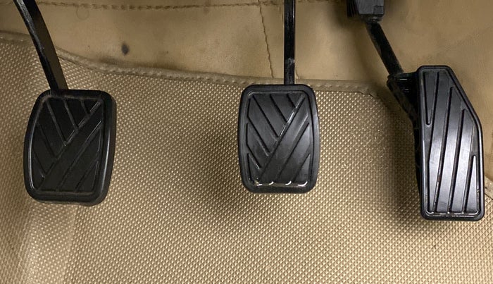 2022 Maruti Ertiga ZXI SHVS, Petrol, Manual, 32,437 km, Pedals