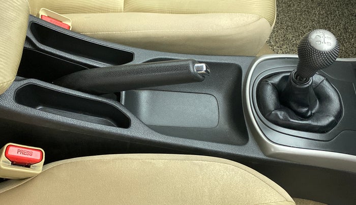 2016 Honda City V MT PETROL, Petrol, Manual, 62,146 km, Gear Lever