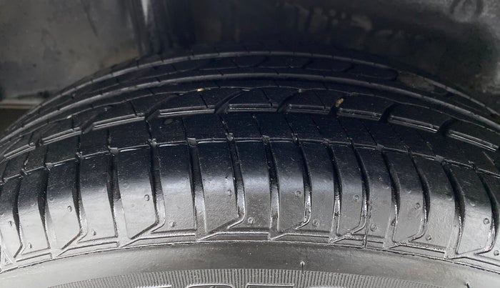 2016 Honda City V MT PETROL, Petrol, Manual, 62,146 km, Right Rear Tyre Tread