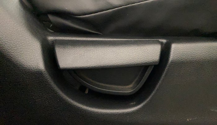 2019 Hyundai NEW SANTRO SPORTZ MT, Petrol, Manual, 1,17,470 km, Driver Side Adjustment Panel