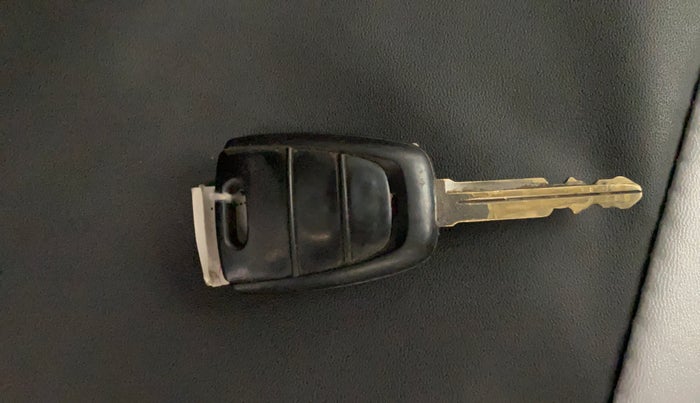 2019 Hyundai NEW SANTRO SPORTZ MT, Petrol, Manual, 1,17,470 km, Key Close Up