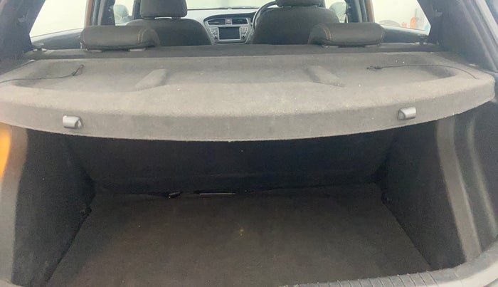 2018 Hyundai i20 Active 1.2 SX DUAL TONE, Petrol, Manual, 44,751 km, Boot Inside