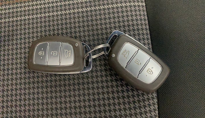 2018 Hyundai i20 Active 1.2 SX DUAL TONE, Petrol, Manual, 44,751 km, Key Close Up