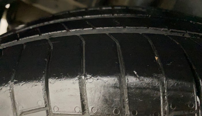 2013 Maruti Swift Dzire VXI, Petrol, Manual, 69,183 km, Right Rear Tyre Tread