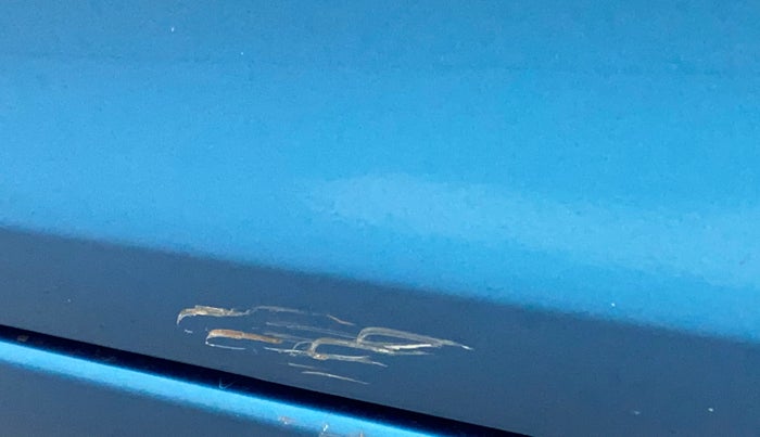 2013 Maruti Swift Dzire VXI, Petrol, Manual, 69,183 km, Front passenger door - Slight discoloration
