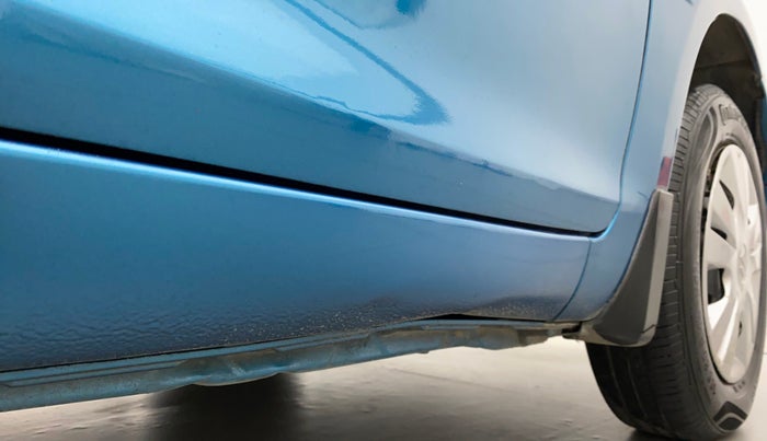 2013 Maruti Swift Dzire VXI, Petrol, Manual, 69,183 km, Right running board - Slightly dented
