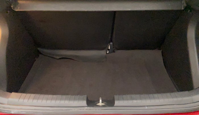 2017 Hyundai Elite i20 ASTA 1.2 (O), Petrol, Manual, 71,699 km, Boot Inside