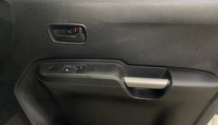 2022 Maruti IGNIS SIGMA 1.2, Petrol, Manual, 96,608 km, Driver Side Door Panels Control