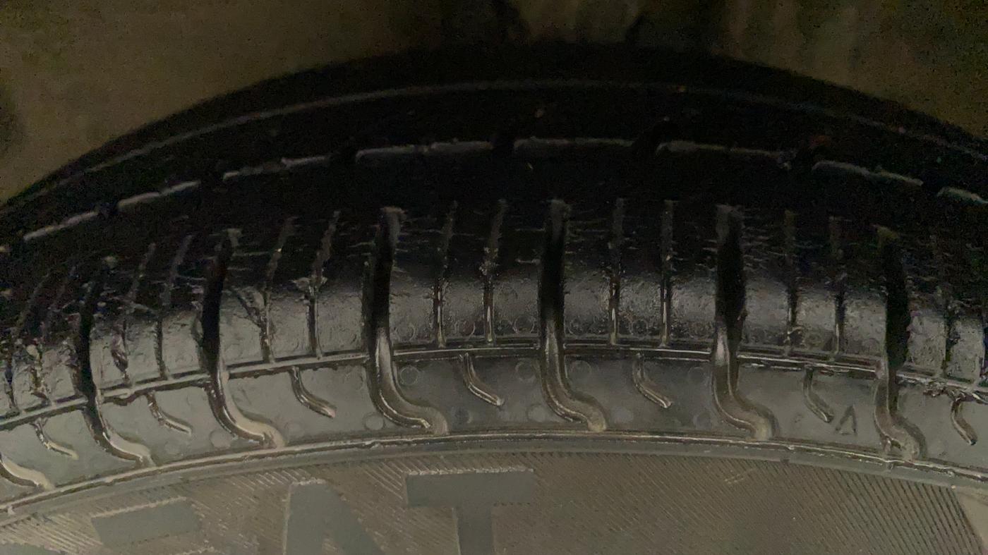 2017 Maruti Alto 800 LXI CNG O, CNG, Manual, 76,356 km, Left Front Tyre Tread