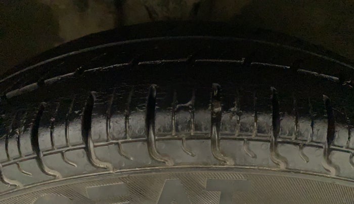 2017 Maruti Alto 800 LXI CNG O, CNG, Manual, 76,356 km, Right Front Tyre Tread