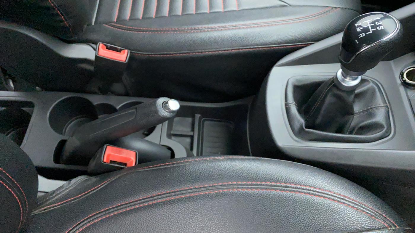 2019 Ford New Figo 1.5 TITANIUM, Diesel, Manual, 46,356 km, Gear Lever
