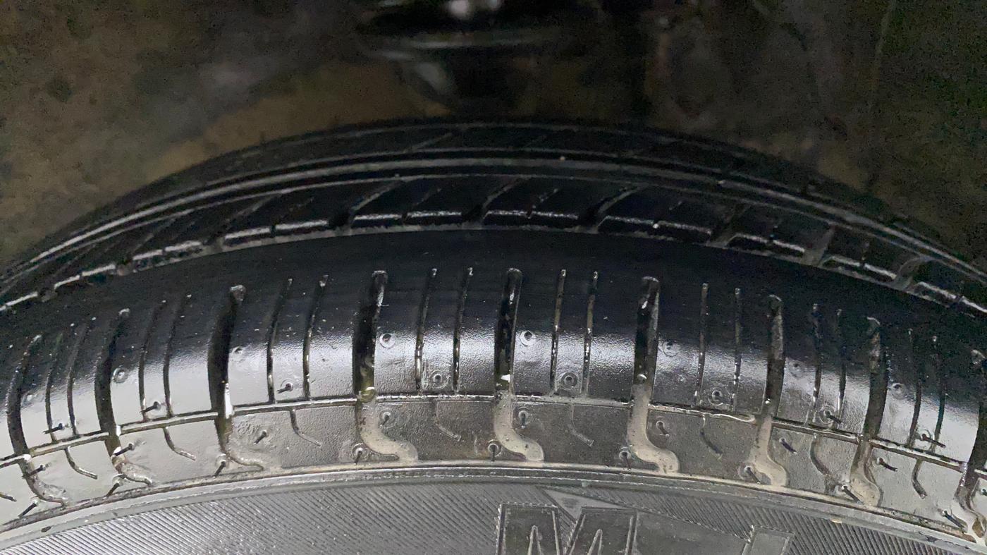 2019 Maruti Alto 800 LXI, Petrol, Manual, 45,424 km, Left Front Tyre Tread