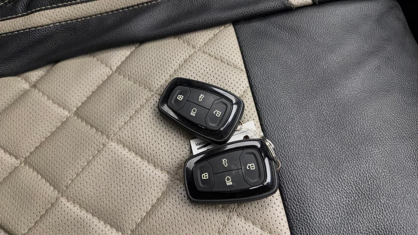 2018 Tata NEXON XZ PLUS PETROL, Petrol, Manual, 57,856 km, Key Close Up