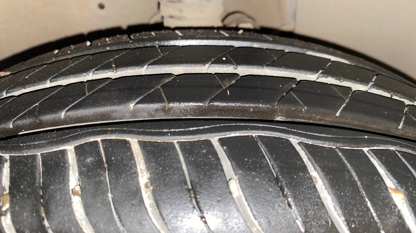 2018 Maruti IGNIS ZETA 1.2 AMT, Petrol, Automatic, 41,065 km, Right Front Tyre Tread