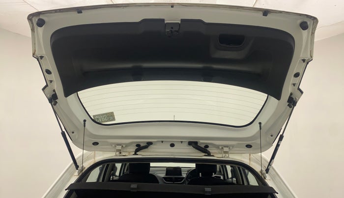2022 Tata ALTROZ XZA, Petrol, Automatic, 10,448 km, Boot Door Open