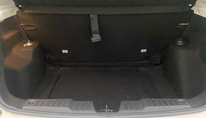 2022 Tata ALTROZ XZA, Petrol, Automatic, 10,448 km, Boot Inside