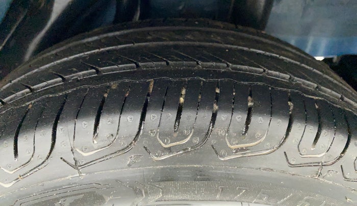 2013 Honda Brio S MT, Petrol, Manual, 70,283 km, Left Rear Tyre Tread