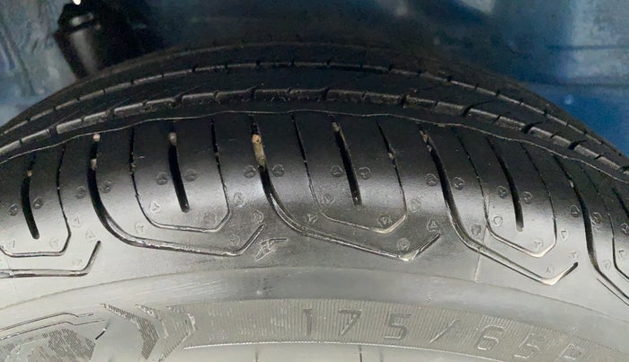 2013 Honda Brio S MT, Petrol, Manual, 70,283 km, Right Rear Tyre Tread