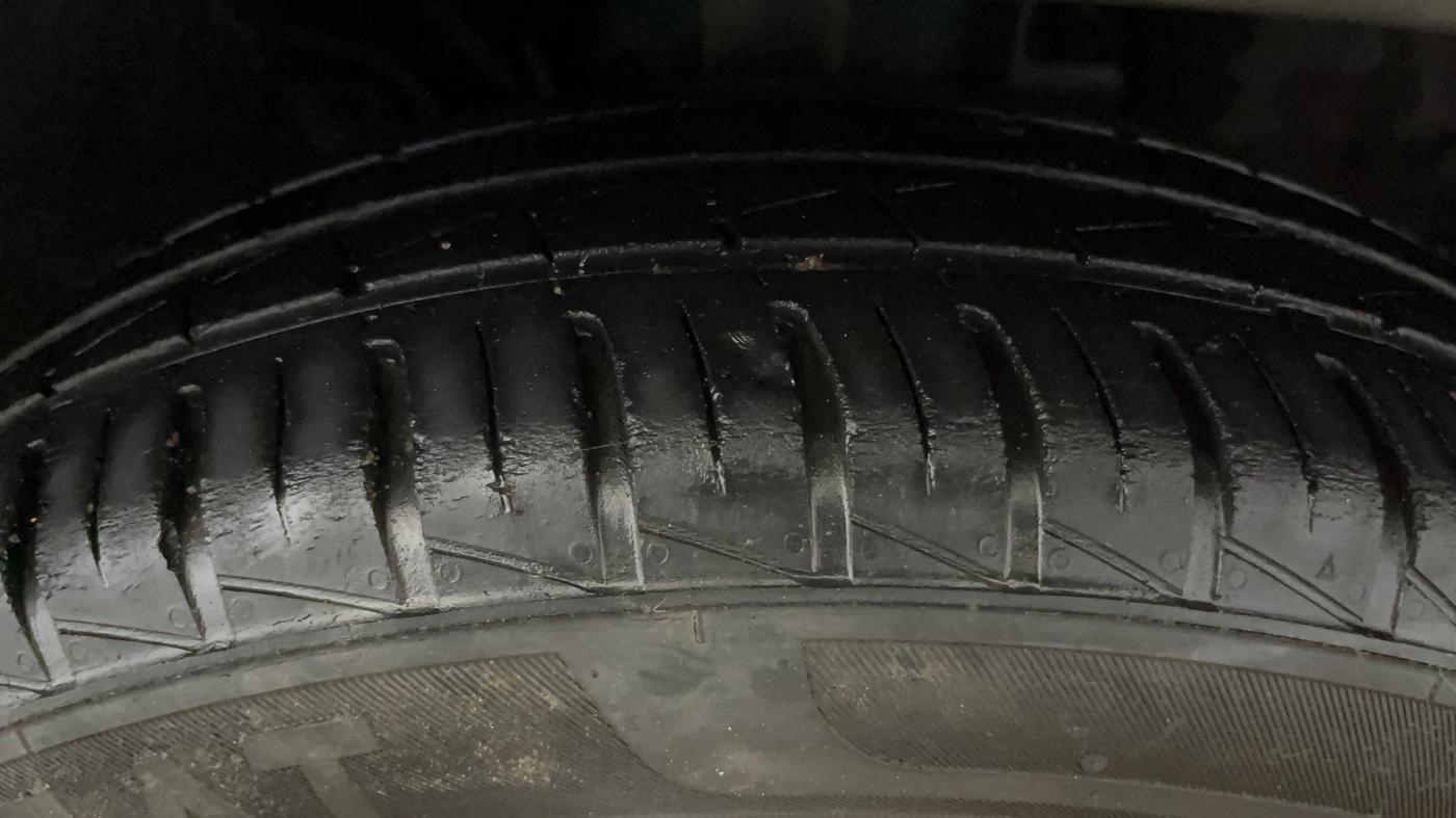 2019 Renault Kwid CLIMBER 1.0 (O), Petrol, Manual, 27,138 km, Right Front Tyre Tread