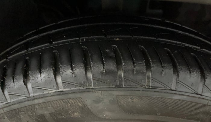 2019 Renault Kwid CLIMBER 1.0 (O), Petrol, Manual, 27,138 km, Right Front Tyre Tread