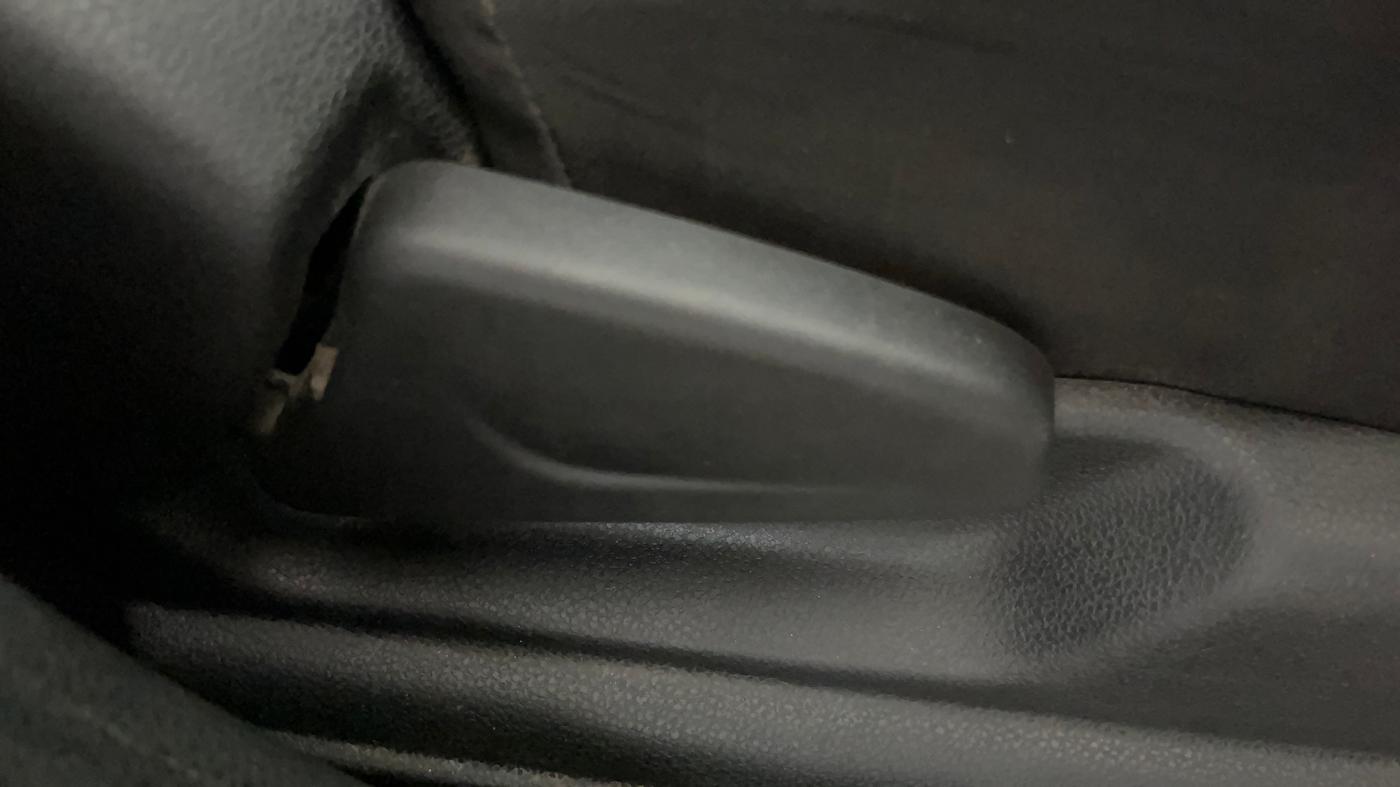2019 Renault Kwid CLIMBER 1.0 (O), Petrol, Manual, 27,138 km, Driver Side Adjustment Panel