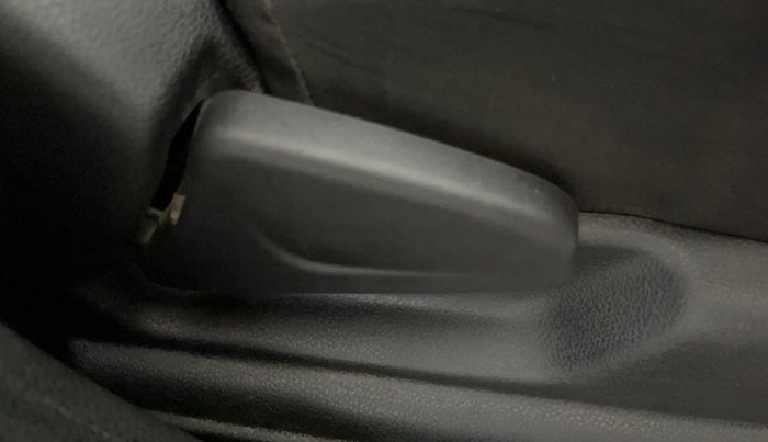 2019 Renault Kwid CLIMBER 1.0 (O), Petrol, Manual, 27,138 km, Driver Side Adjustment Panel