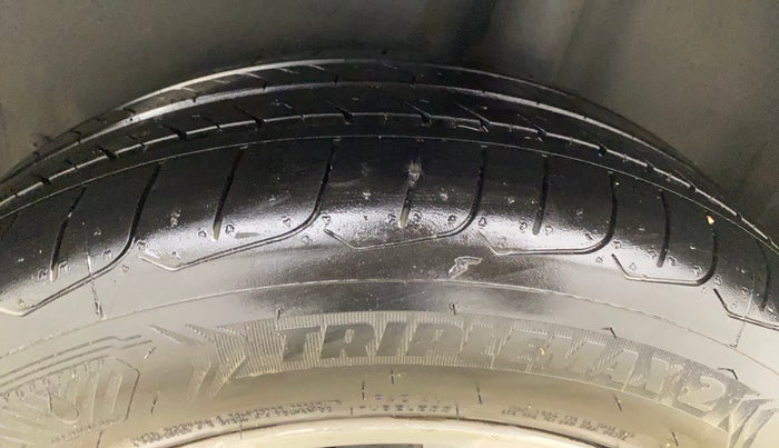 2017 Volkswagen Polo HIGHLINE1.2L, Petrol, Manual, 86,066 km, Left Rear Tyre Tread