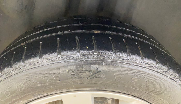 2017 Volkswagen Polo HIGHLINE1.2L, Petrol, Manual, 86,066 km, Right Rear Tyre Tread