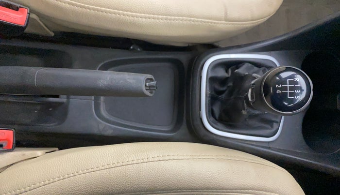 2017 Volkswagen Polo HIGHLINE1.2L, Petrol, Manual, 86,066 km, Gear Lever