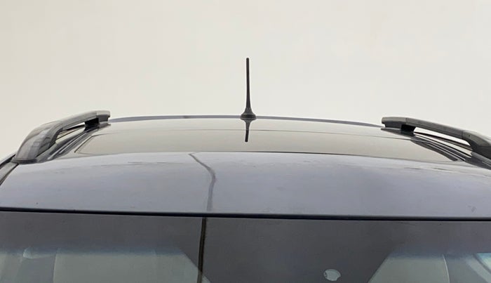 2022 Mahindra XUV300 W8 (O) 1.2 PETROL, Petrol, Manual, 46,114 km, Moonroof/ Sunroof
