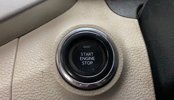 2022 Mahindra XUV300 W8 (O) 1.2 PETROL, Petrol, Manual, 46,114 km, Keyless Start/ Stop Button