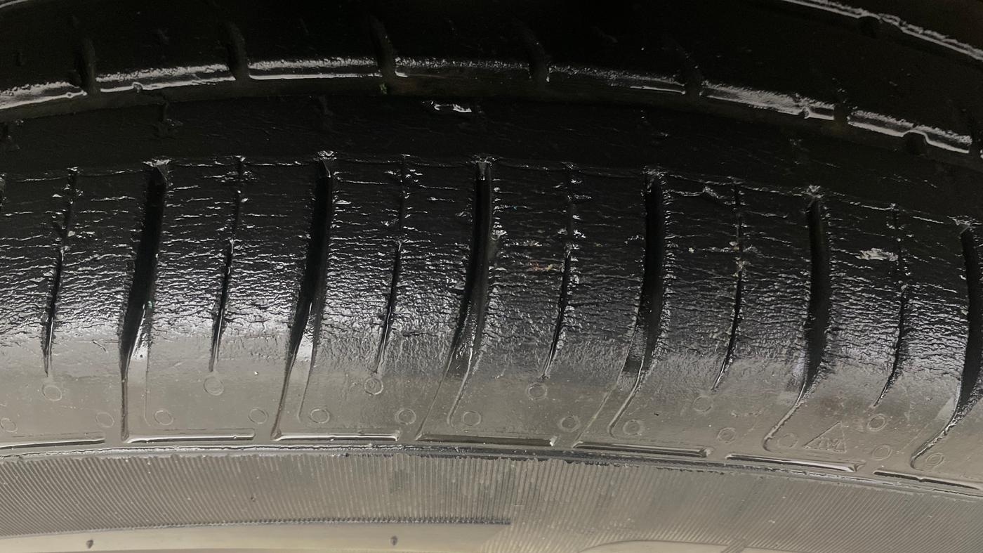 2020 Renault Duster RXZ 1.3 TURBO PETROL MT, Petrol, Manual, 61,474 km, Right Front Tyre Tread