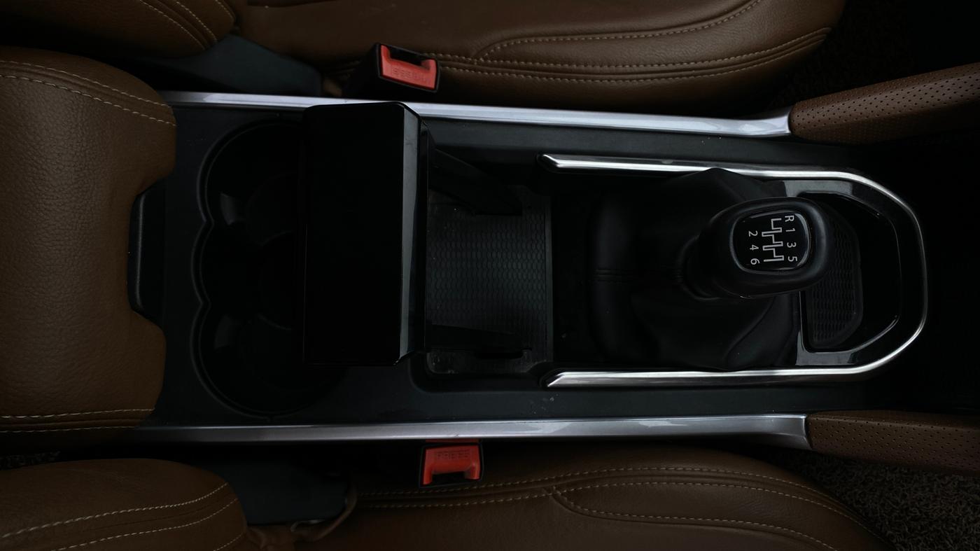 2021 Tata Harrier XT PLUS 2.0L KRYOTEC, Diesel, Manual, 57,792 km, Gear Lever