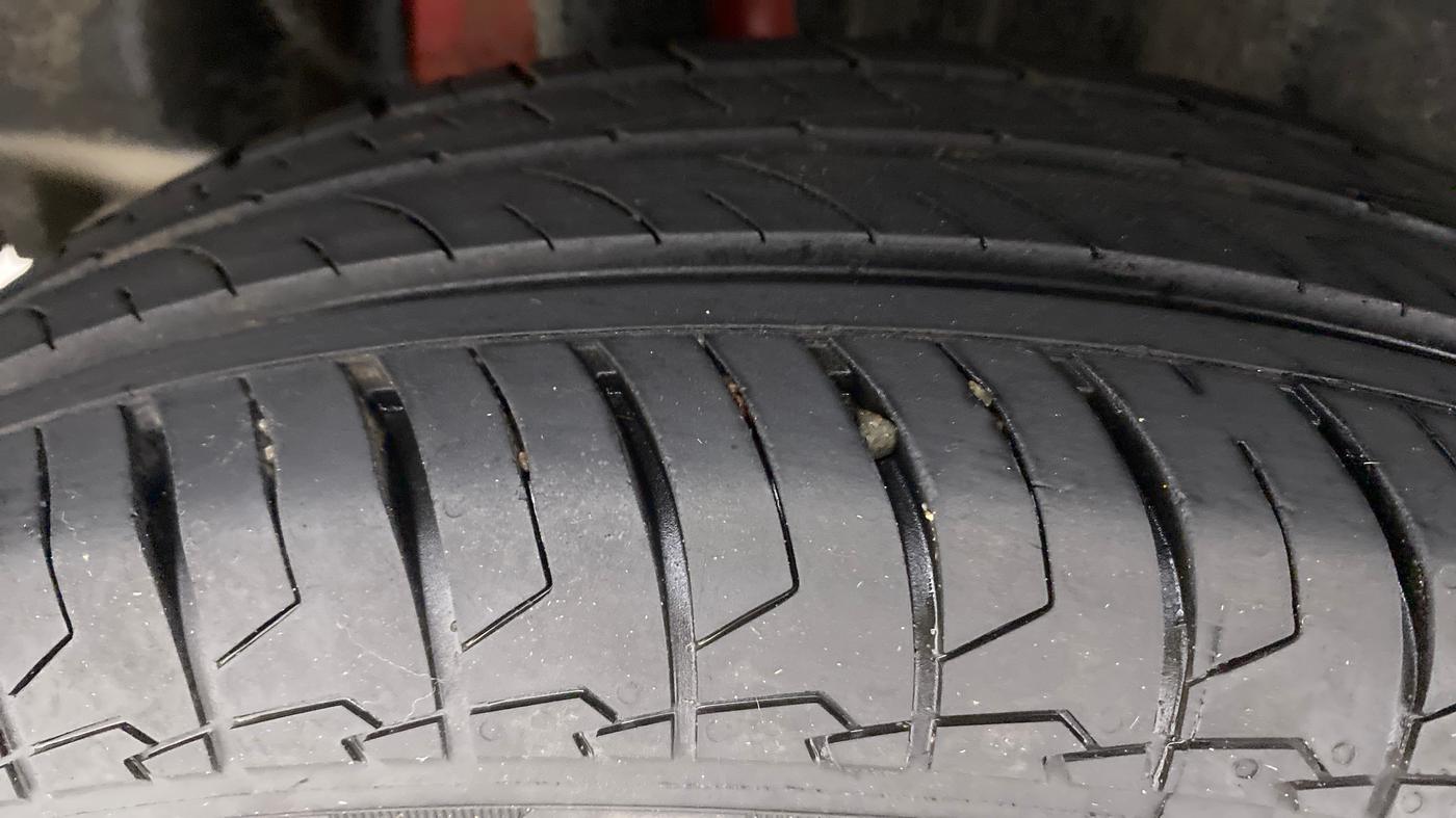 2020 Maruti Swift VXI, Petrol, Manual, 19,365 km, Right Rear Tyre Tread