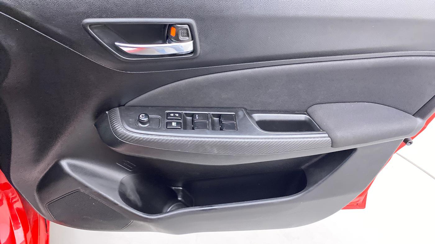 2020 Maruti Swift VXI, Petrol, Manual, 19,365 km, Driver Side Door Panels Control