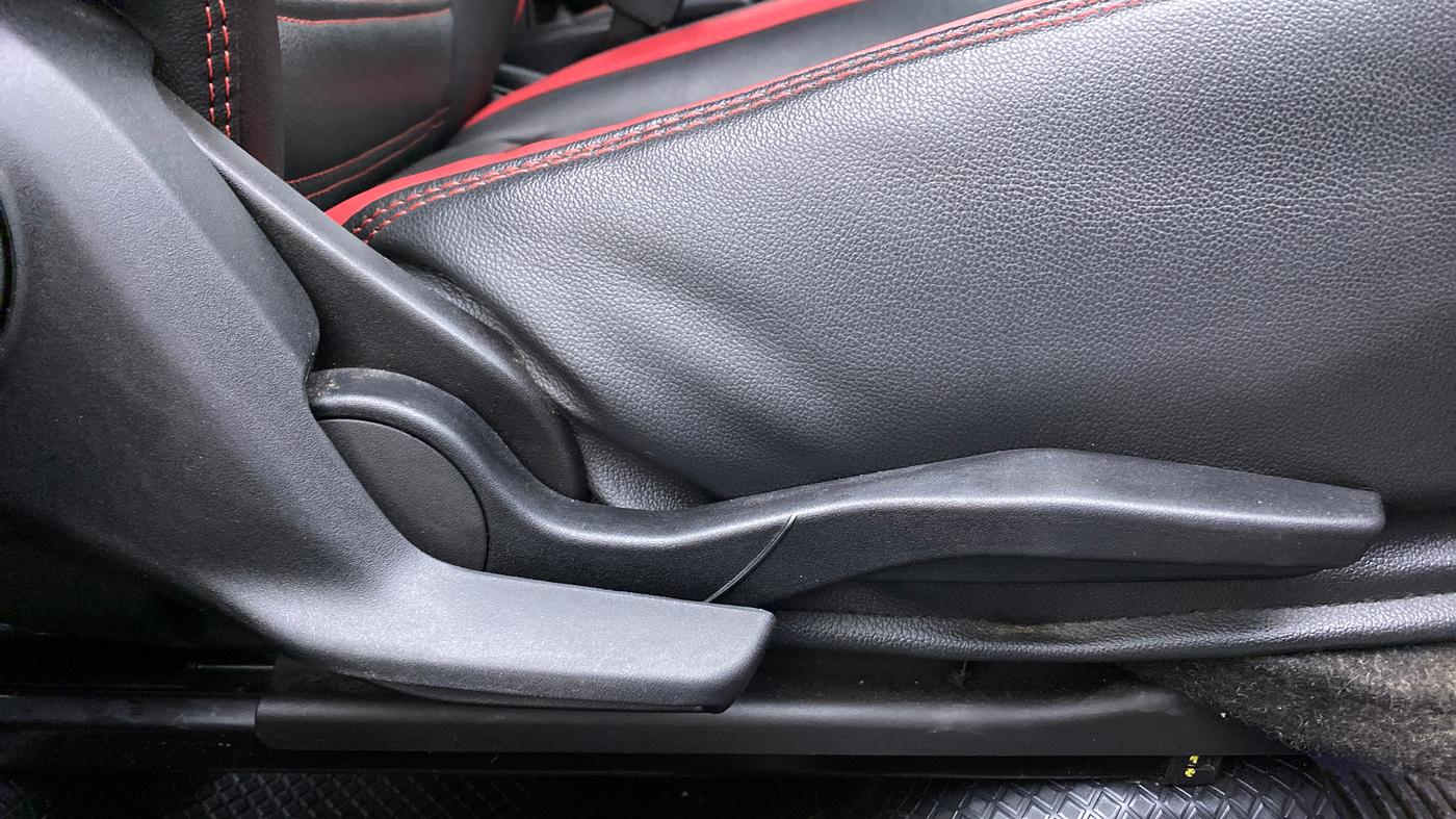 2020 Maruti Swift VXI, Petrol, Manual, 19,365 km, Driver Side Adjustment Panel