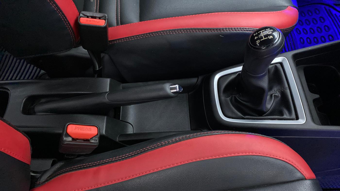 2020 Maruti Swift VXI, Petrol, Manual, 19,365 km, Gear Lever