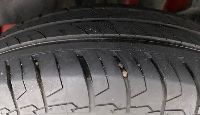 2020 Maruti Swift VXI, Petrol, Manual, 19,365 km, Left Rear Tyre Tread