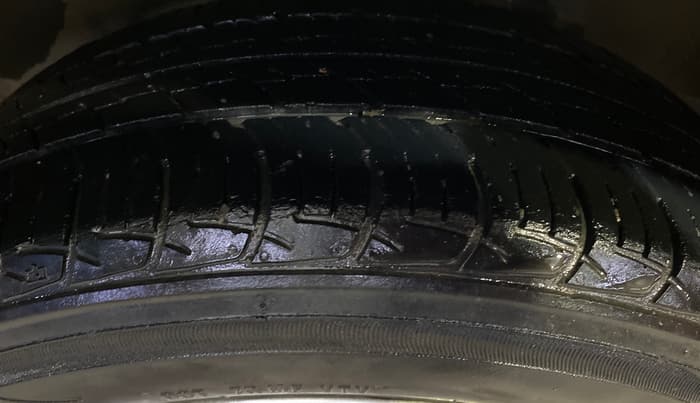 2017 Volkswagen Ameo HIGHLINE1.2L, Petrol, Manual, 53,598 km, Left Rear Tyre Tread