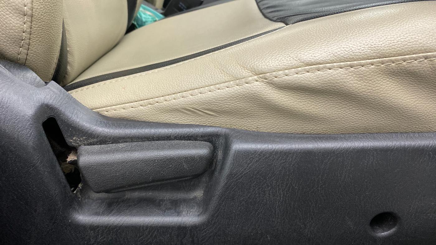 2020 Maruti Alto LXI, Petrol, Manual, 52,141 km, Driver Side Adjustment Panel