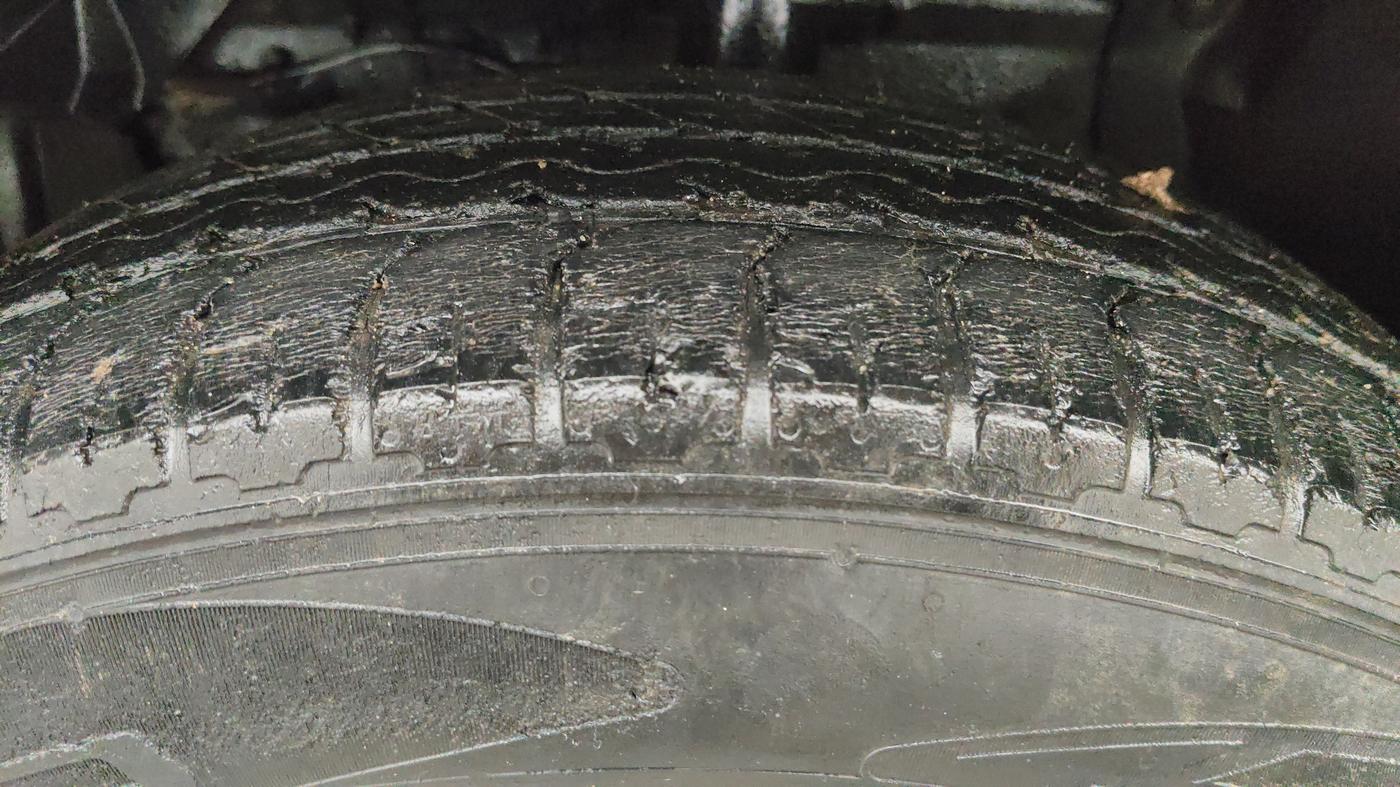 2020 Maruti Vitara Brezza VXI, Petrol, Manual, 1,02,160 km, Left Front Tyre Tread