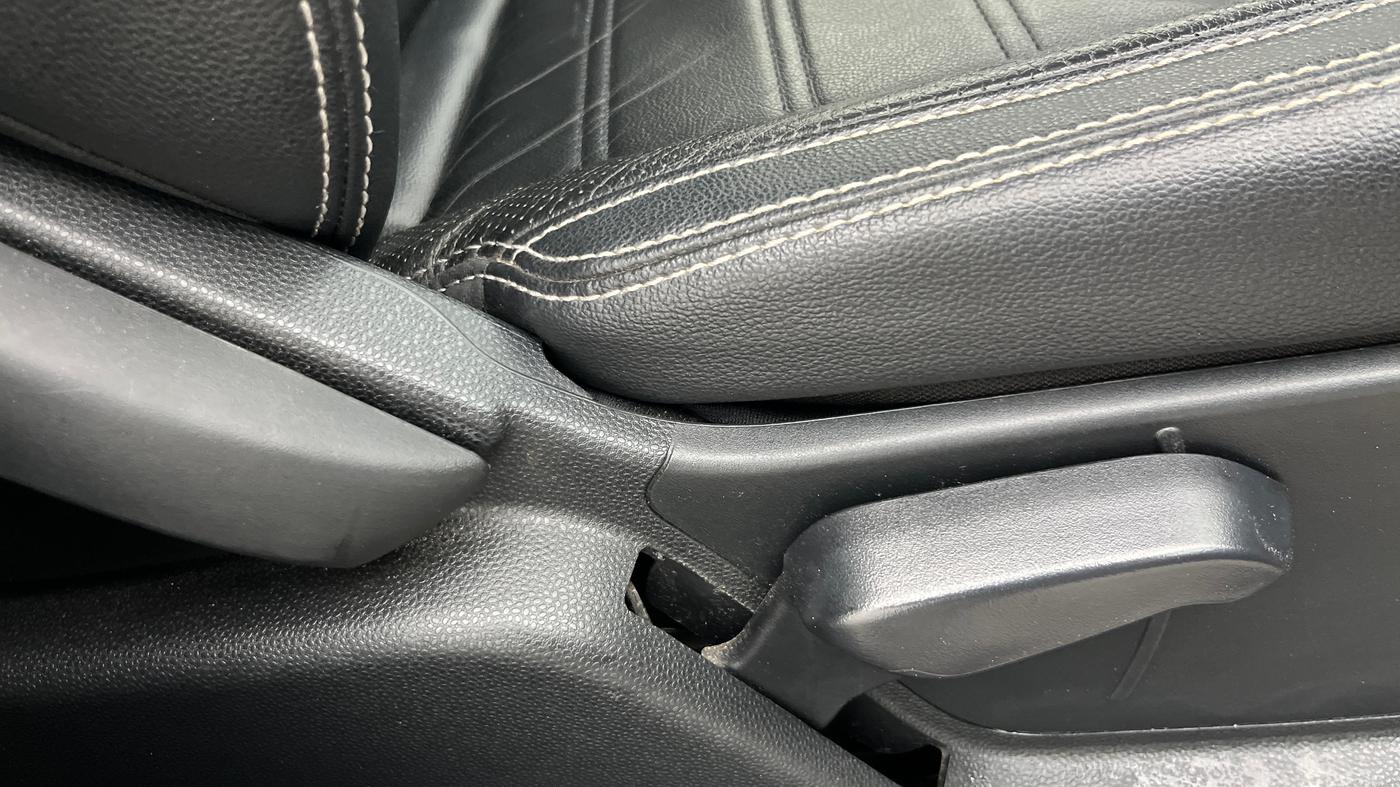 2019 Ford Ecosport TITANIUM + 1.5L PETROL AT, Petrol, Automatic, 51,195 km, Driver Side Adjustment Panel