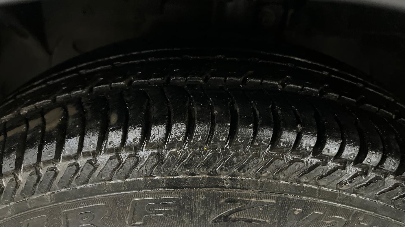 2016 Ford New Figo TITANIUM 1.5 PETROL AT, Petrol, Automatic, 58,669 km, Left Front Tyre Tread