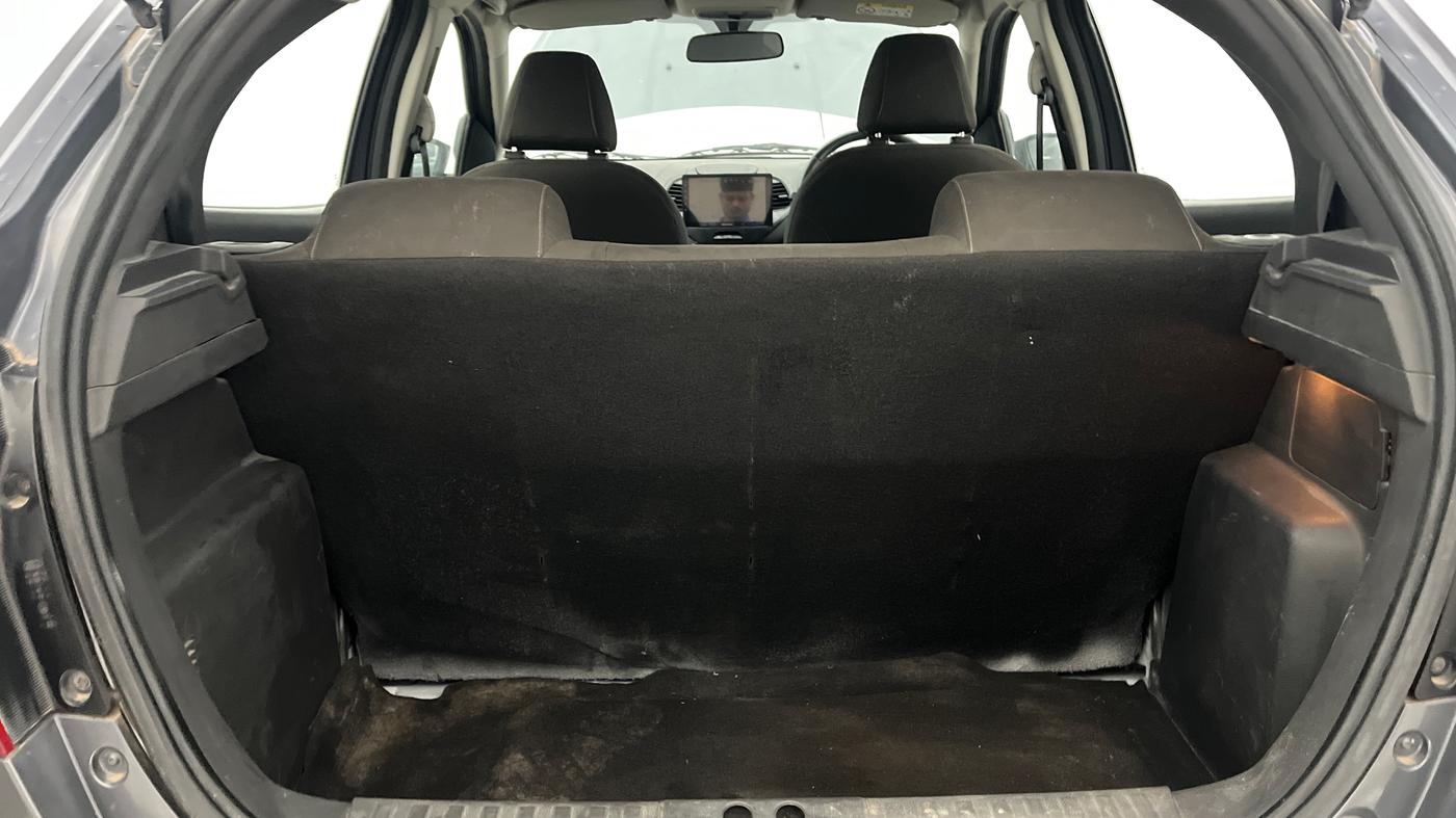 2016 Ford New Figo TITANIUM 1.5 PETROL AT, Petrol, Automatic, 58,669 km, Boot Inside