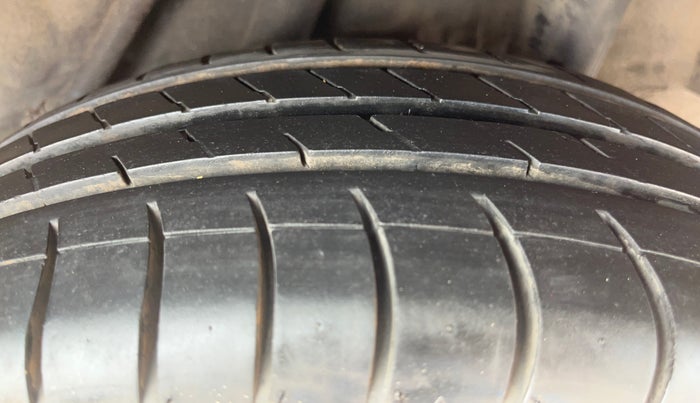 2017 Honda Amaze 1.2L I-VTEC S, Petrol, Manual, 69,673 km, Left Rear Tyre Tread