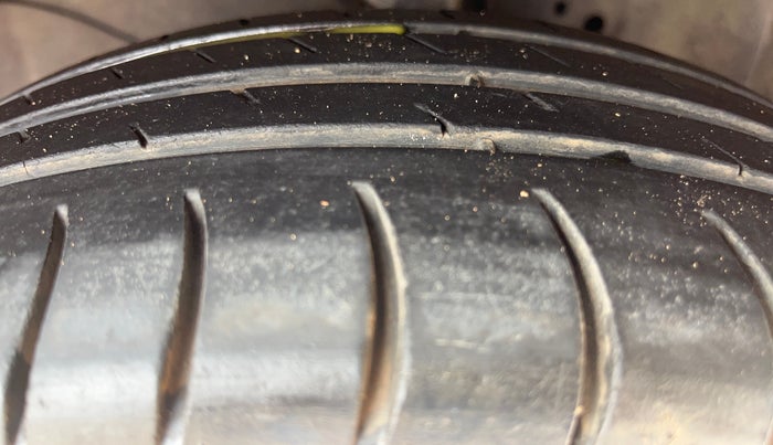 2017 Honda Amaze 1.2L I-VTEC S, Petrol, Manual, 69,673 km, Left Front Tyre Tread