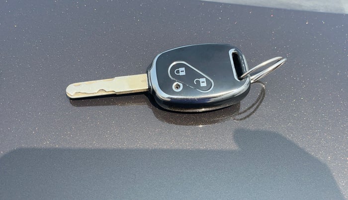 2017 Honda Amaze 1.2L I-VTEC S, Petrol, Manual, 69,673 km, Key Close Up