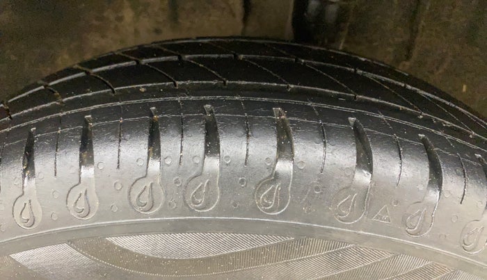 2022 Renault Kwid CLIMBER 1.0 AMT, Petrol, Automatic, 28,803 km, Left Rear Tyre Tread