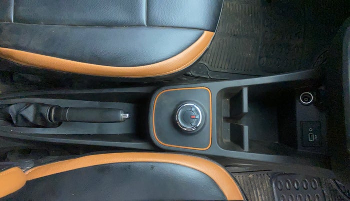 2022 Renault Kwid CLIMBER 1.0 AMT, Petrol, Automatic, 28,803 km, Gear Lever