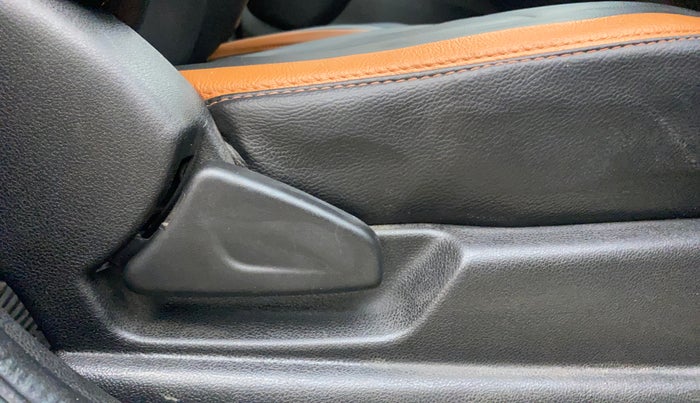 2022 Renault Kwid CLIMBER 1.0 AMT, Petrol, Automatic, 28,803 km, Driver Side Adjustment Panel